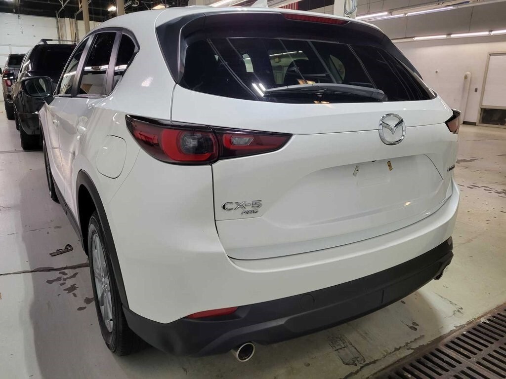 2022 Mazda CX-5 2.5 S Preferred photo 2