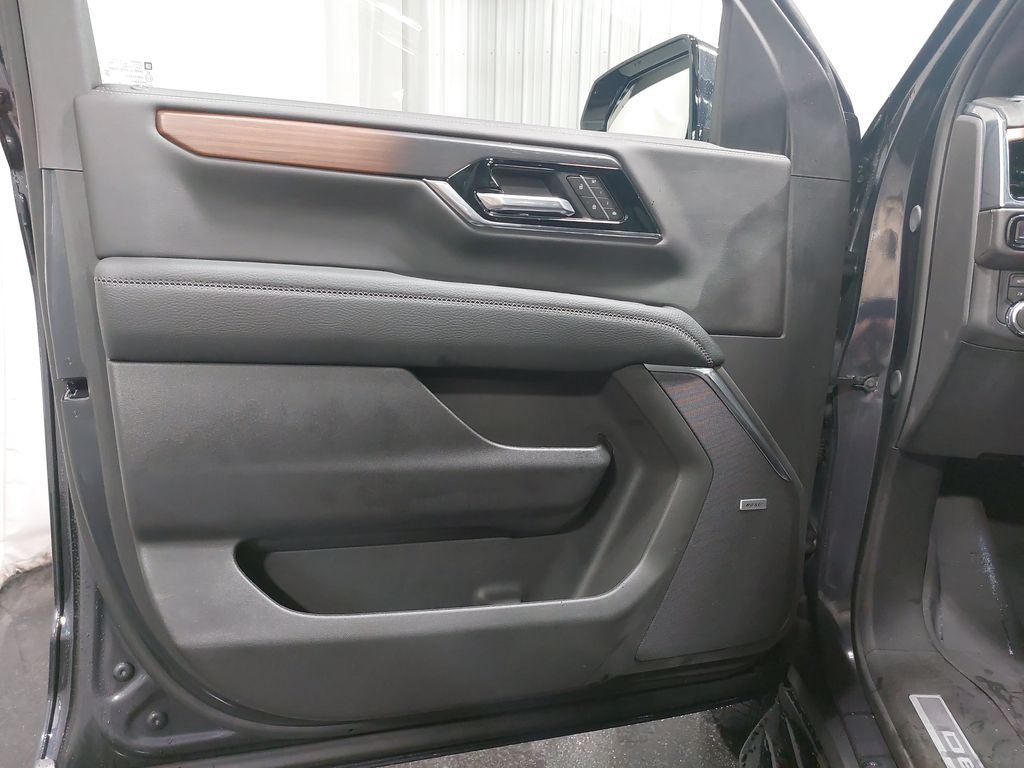 2026 GMC Yukon Denali - Photo 30