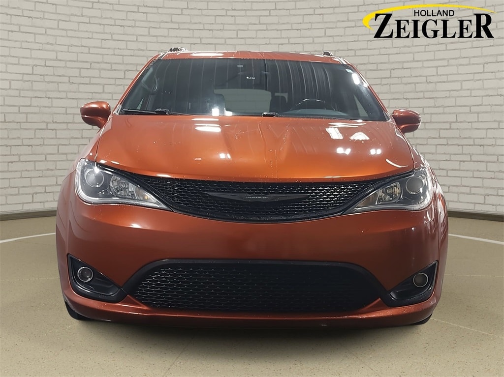 Used 2018 Chrysler Pacifica Touring L with VIN 2C4RC1BG2JR165280 for sale in Holland, MI