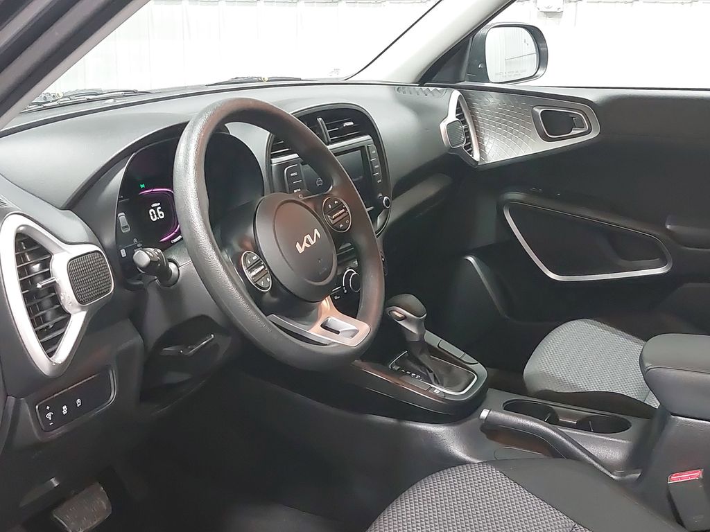 2024 KIA SOUL - Image 15