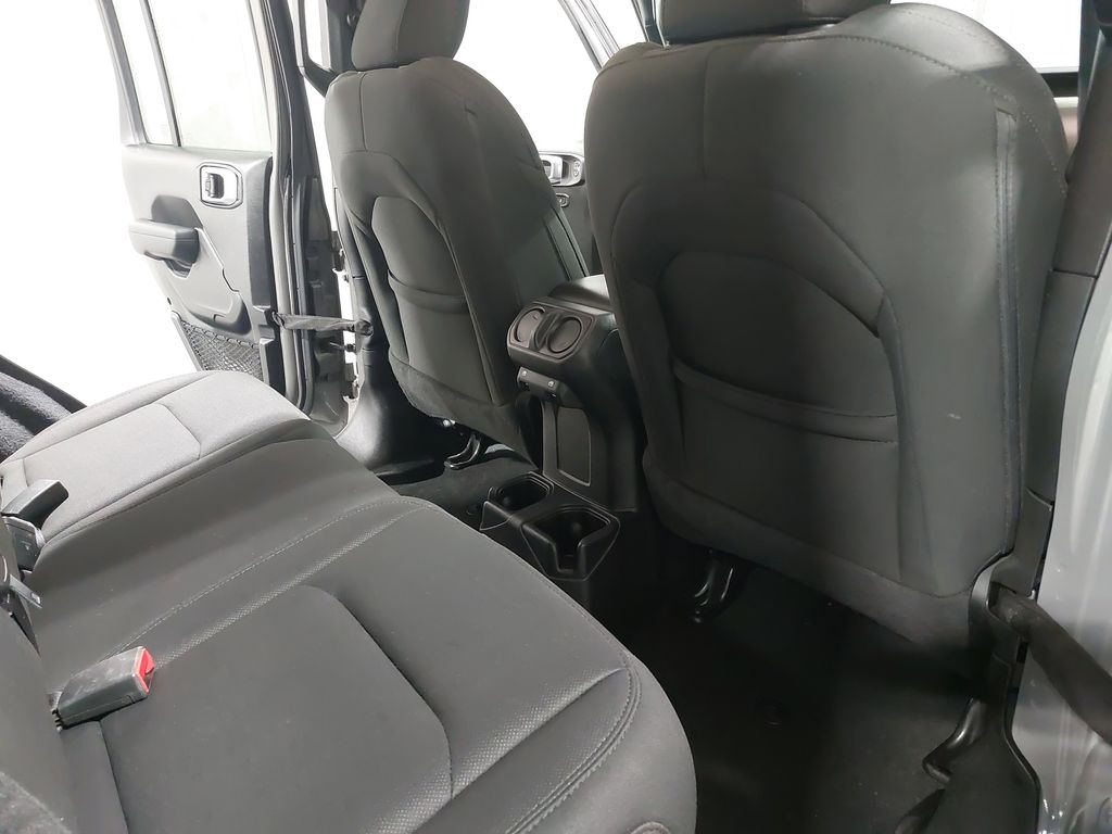 2022 JEEP WRANGLER - Image 11