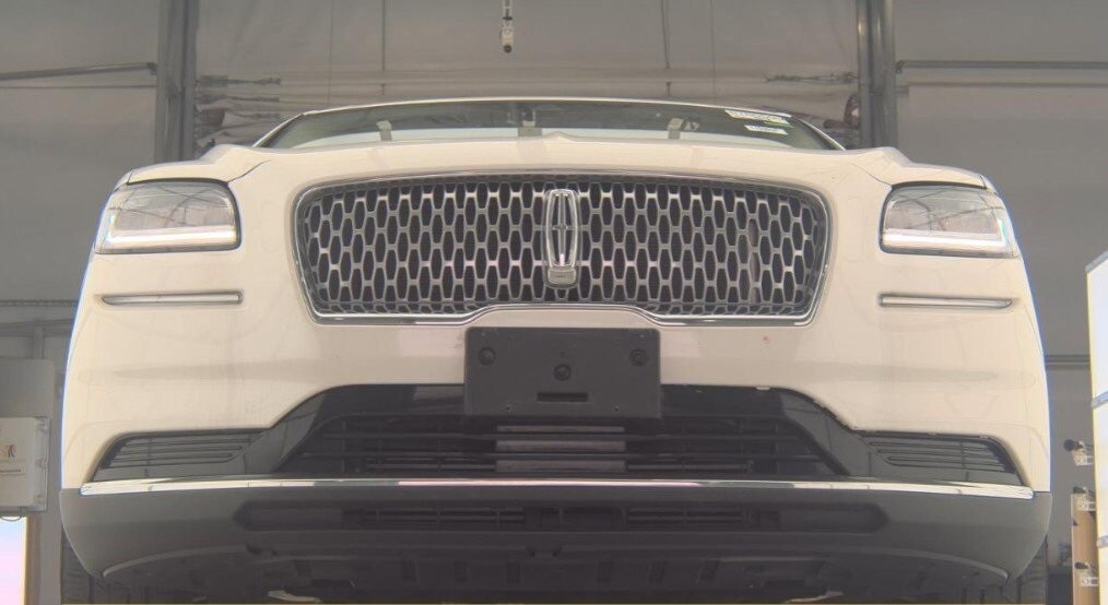 2023 Lincoln Nautilus Standard photo 3