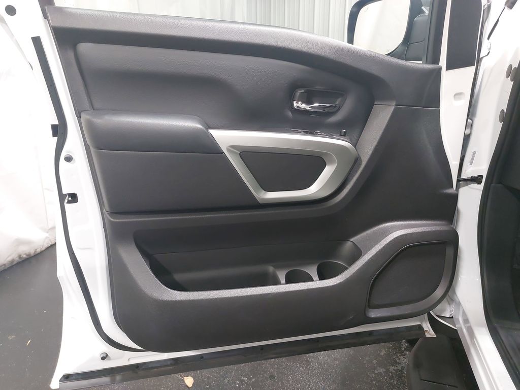 2024 NISSAN TITAN - Image 26
