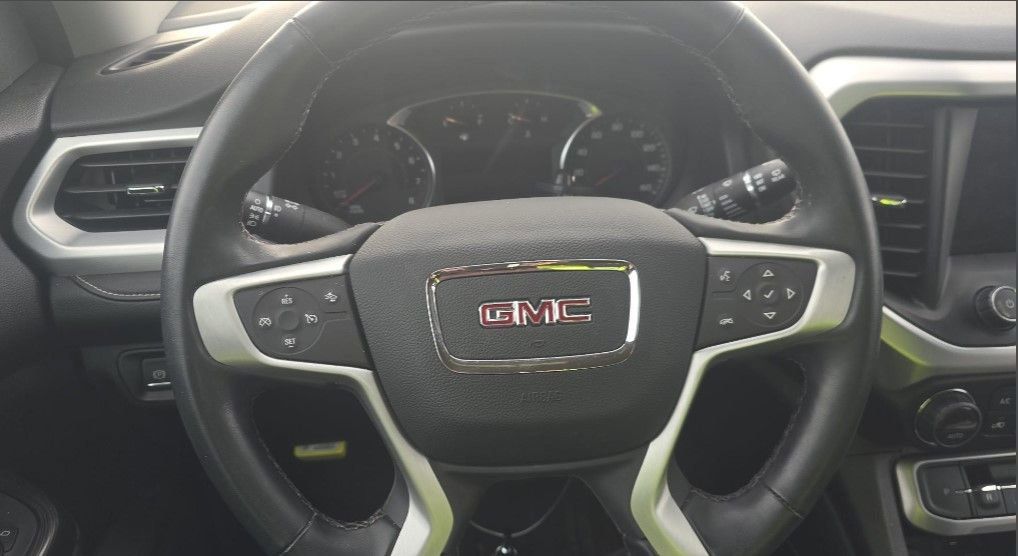 2023 GMC ACADIA - Image 13