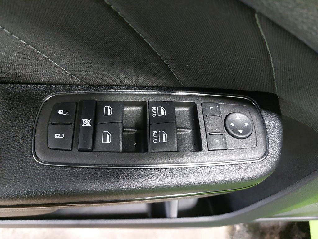 2023 DODGE CHARGER - Image 27