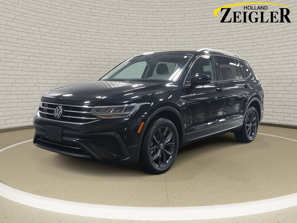 2022 Volkswagen Tiguan SE's photo