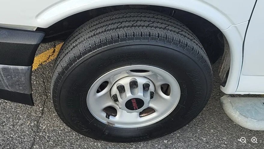 2024 Gmc Savana 2500 Cargo photo 3