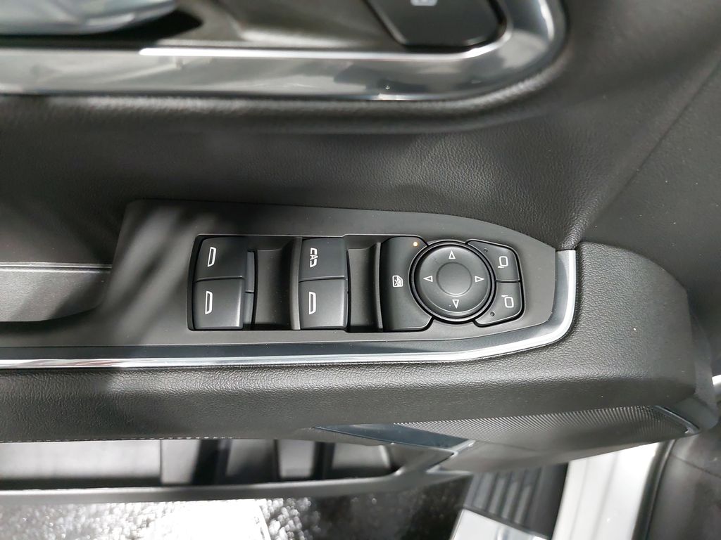 2023 GMC SIERRA - Image 28