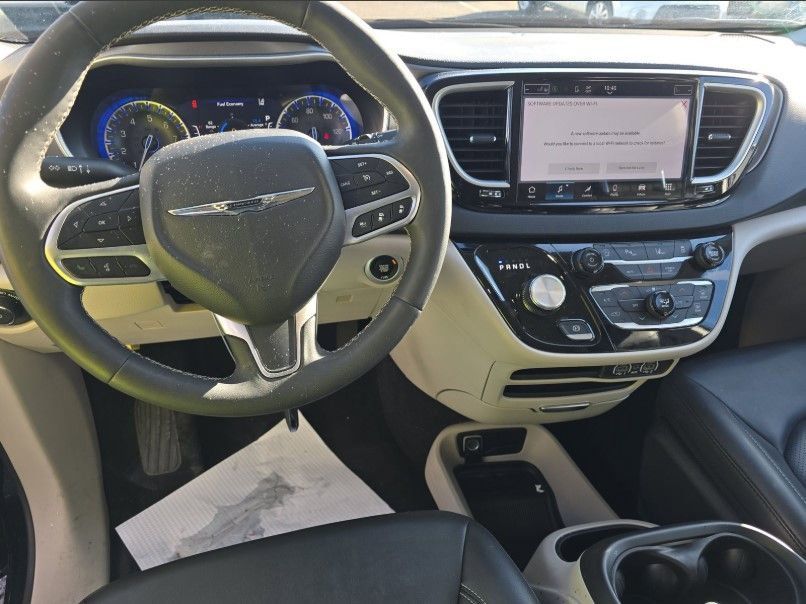 2024 CHRYSLER PACIFICA - Image 12