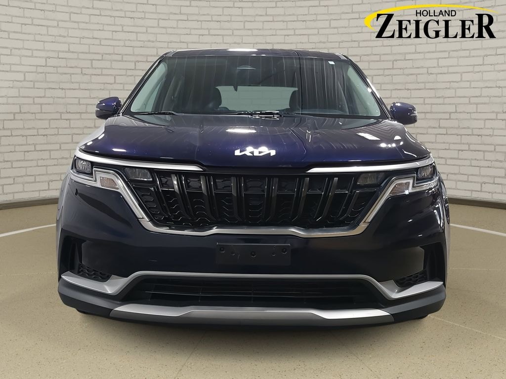 Used 2023 Kia Carnival LX Minivan/Van