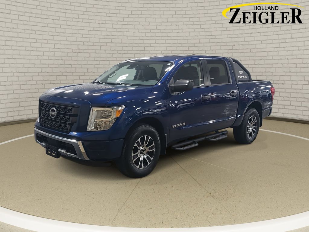 2024 Nissan Titan SV's photo