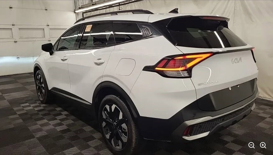2023 Kia Sportage X-Line photo 2