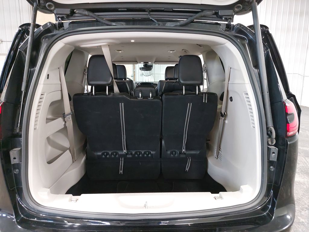 2024 CHRYSLER PACIFICA - Image 13