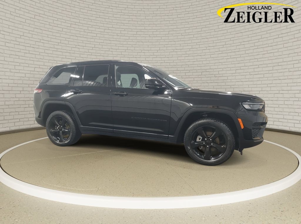 Used 2023 Jeep Grand Cherokee Altitude SUV