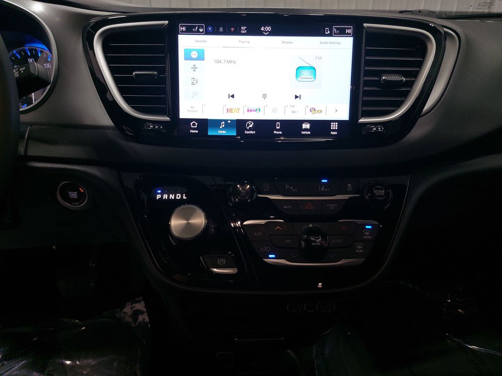 2025 CHRYSLER PACIFICA - Image 22