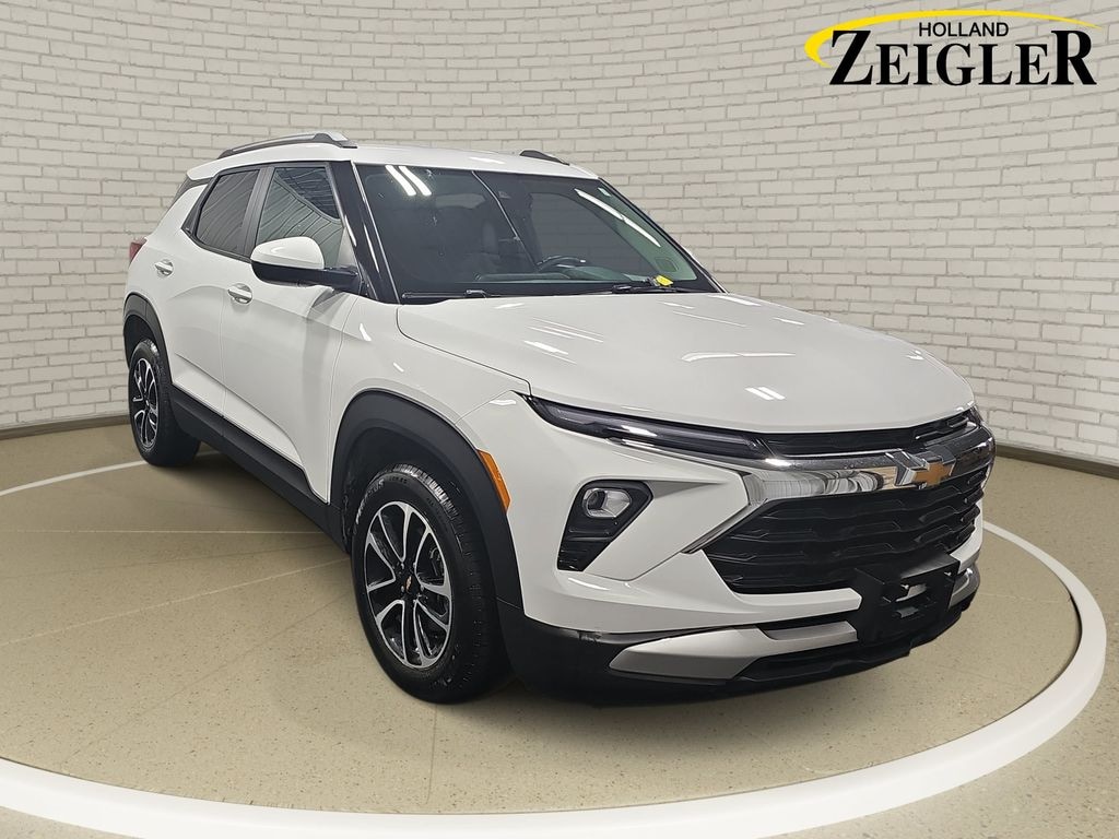 Used 2025 Chevrolet Trailblazer LT SUV