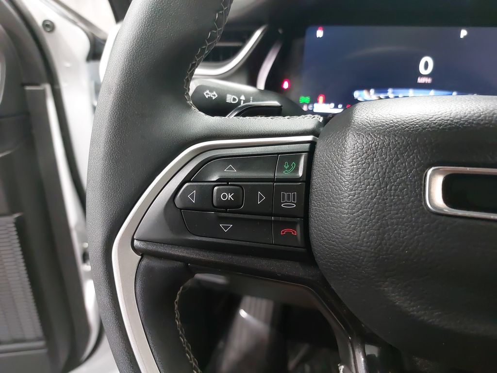 2023 JEEP GRAND CHEROKEE - Image 17