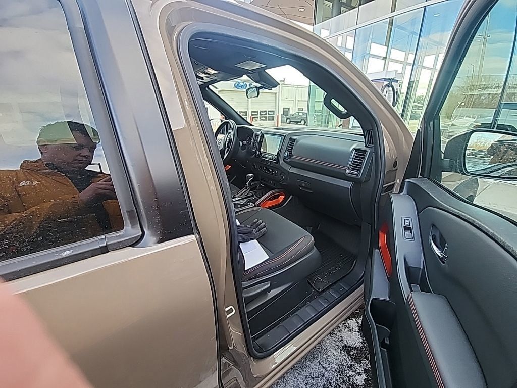 2024 NISSAN FRONTIER - Image 11