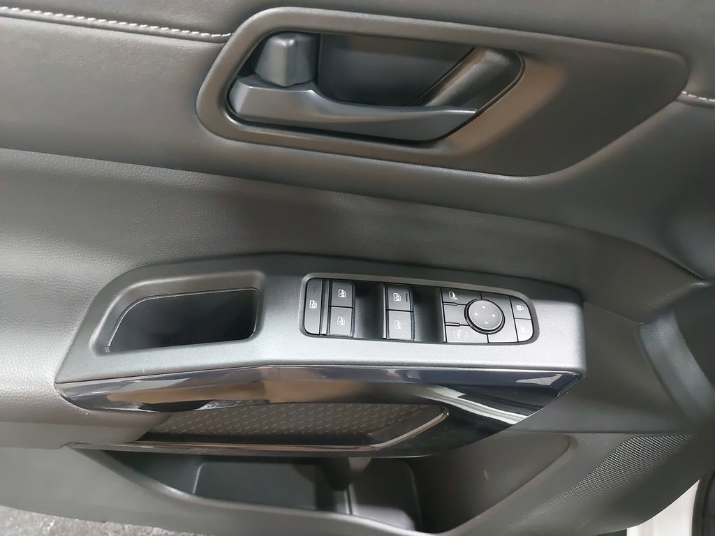 2025 NISSAN PATHFINDER - Image 28