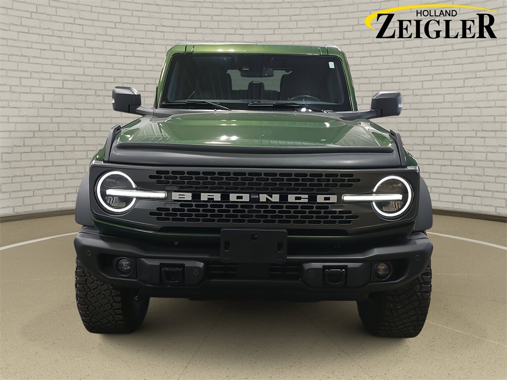 2023 Ford Bronco Badlands photo 2