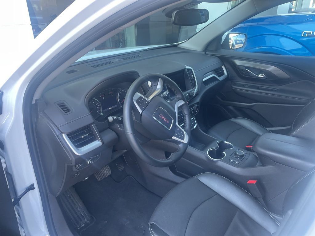 2024 GMC TERRAIN - Image 2