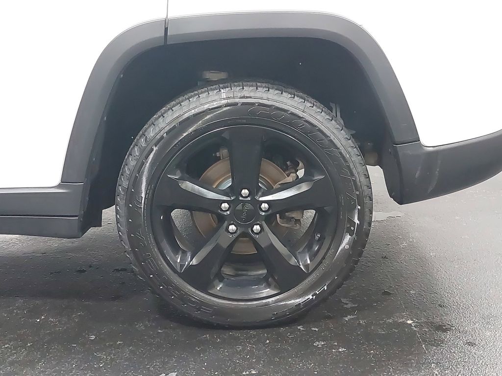 2023 JEEP GRAND CHEROKEE - Image 34