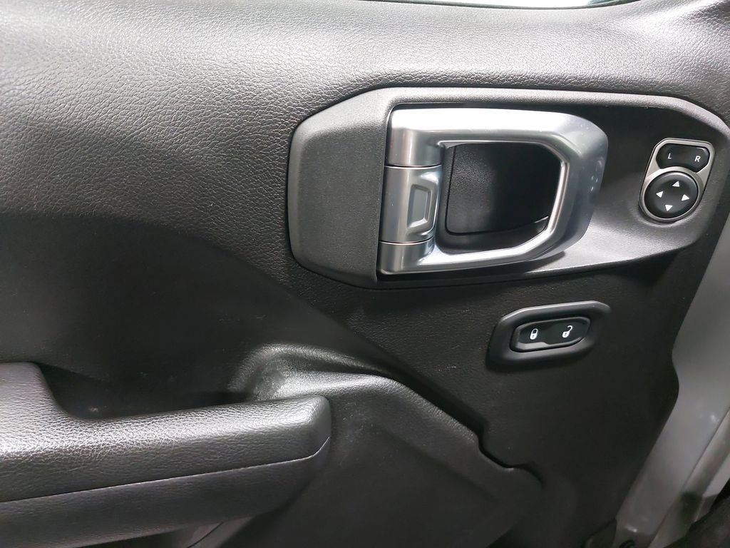 2022 JEEP WRANGLER - Image 27