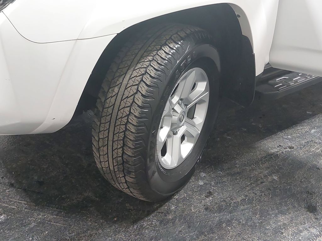 2024 TOYOTA 4RUNNER - Image 31