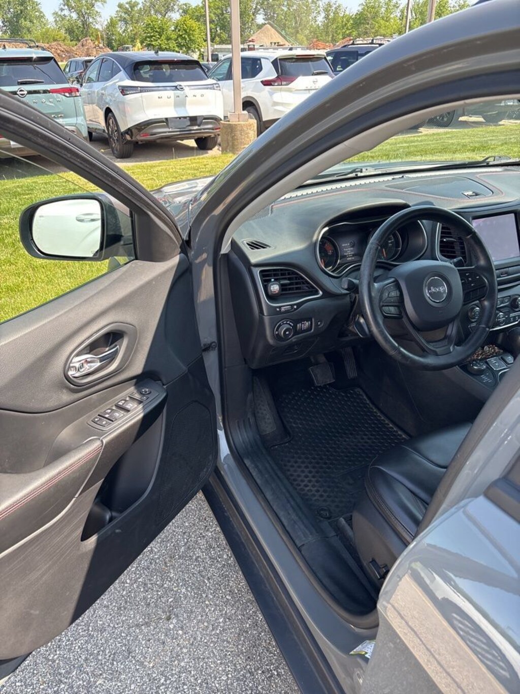 Used 2019 Jeep Cherokee Trailhawk SUV