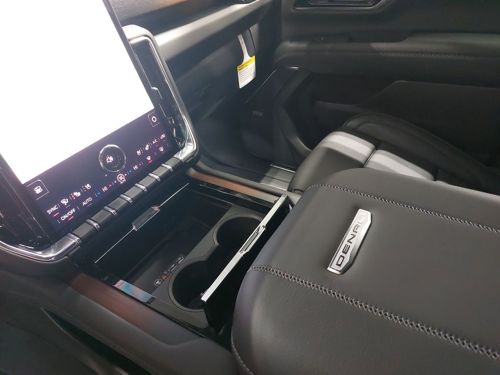 2026 GMC Yukon Denali - Photo 28