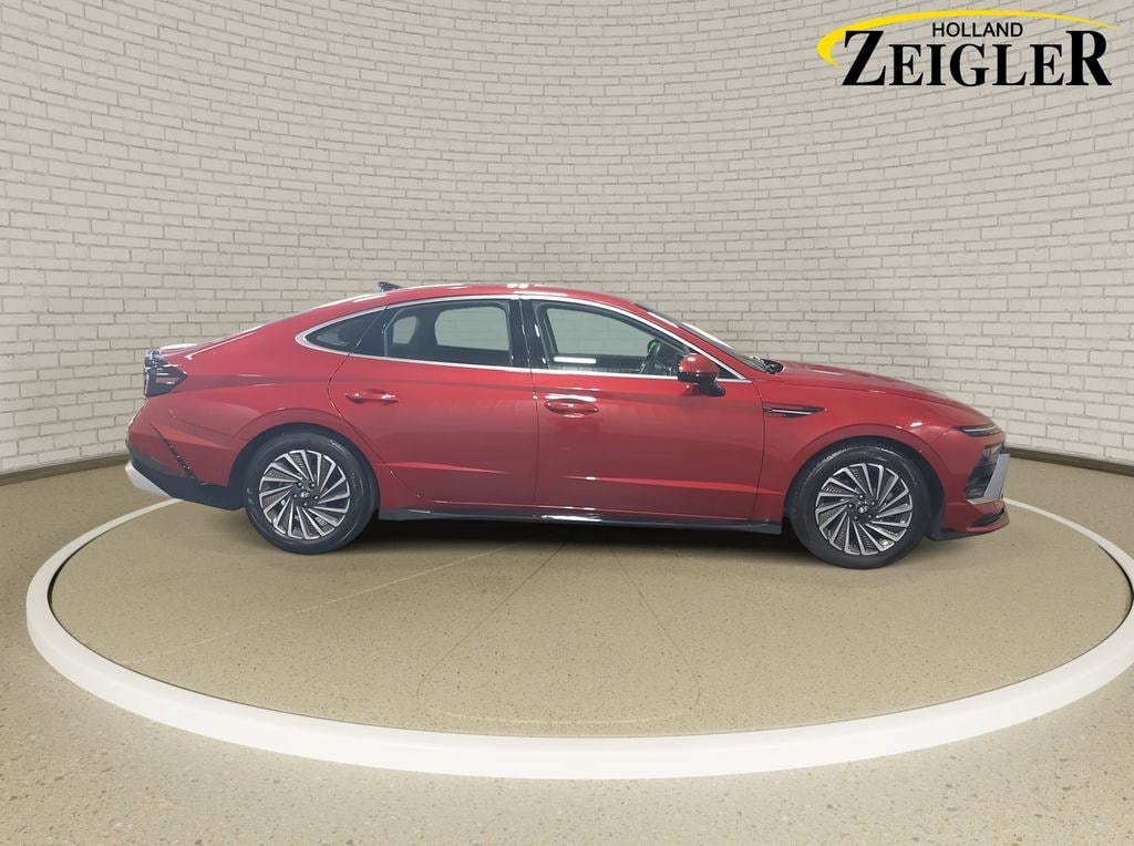 Certified 2025 Hyundai Sonata Hybrid SEL Sedan