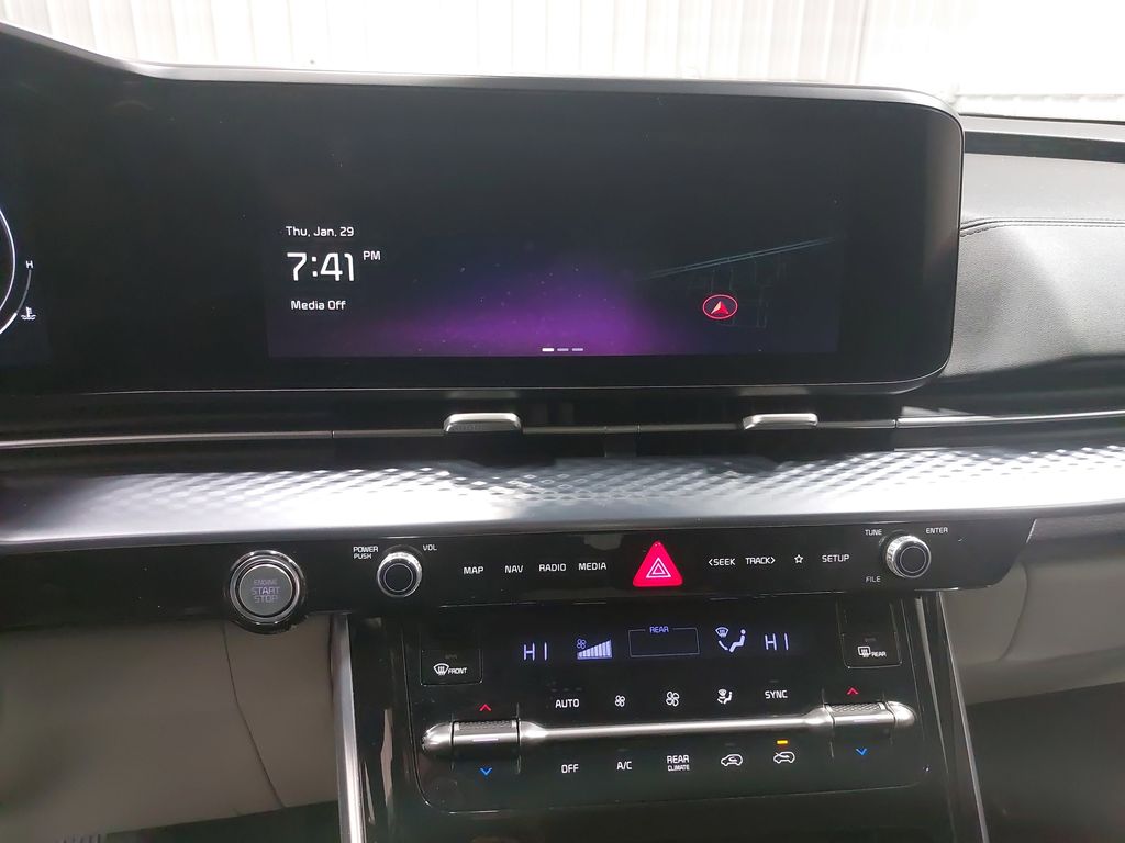 2023 KIA CARNIVAL - Image 21