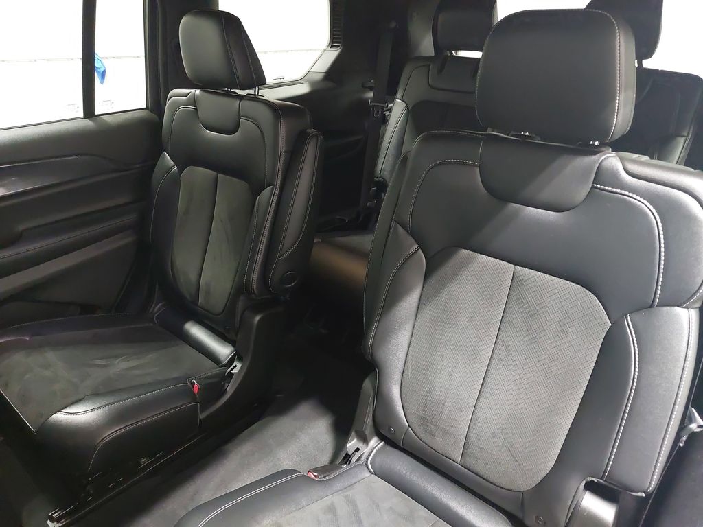 2023 JEEP GRAND CHEROKEE L - Image 16