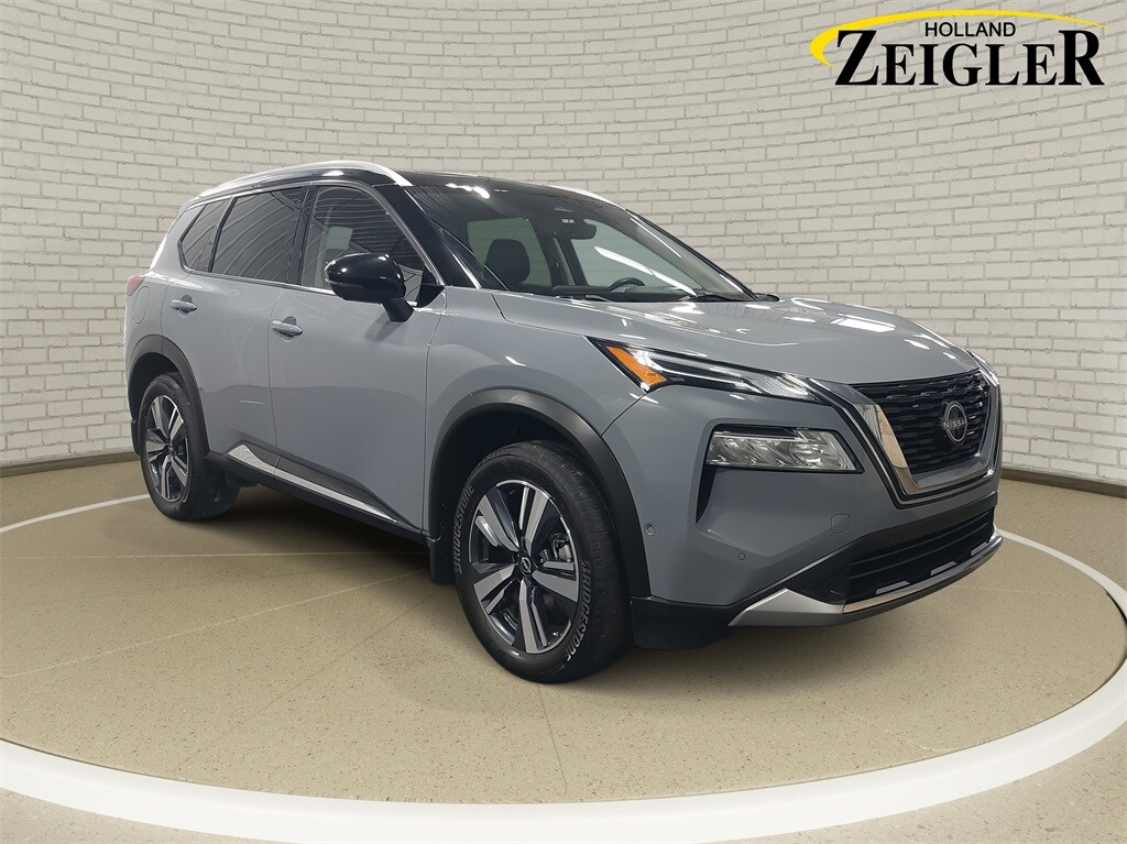 2023 Nissan Rogue Platinum photo 3