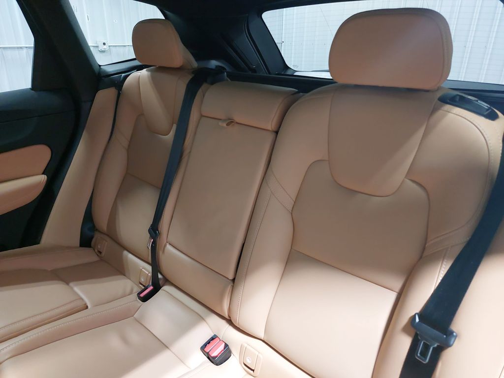 2023 VOLVO XC60 - Image 14