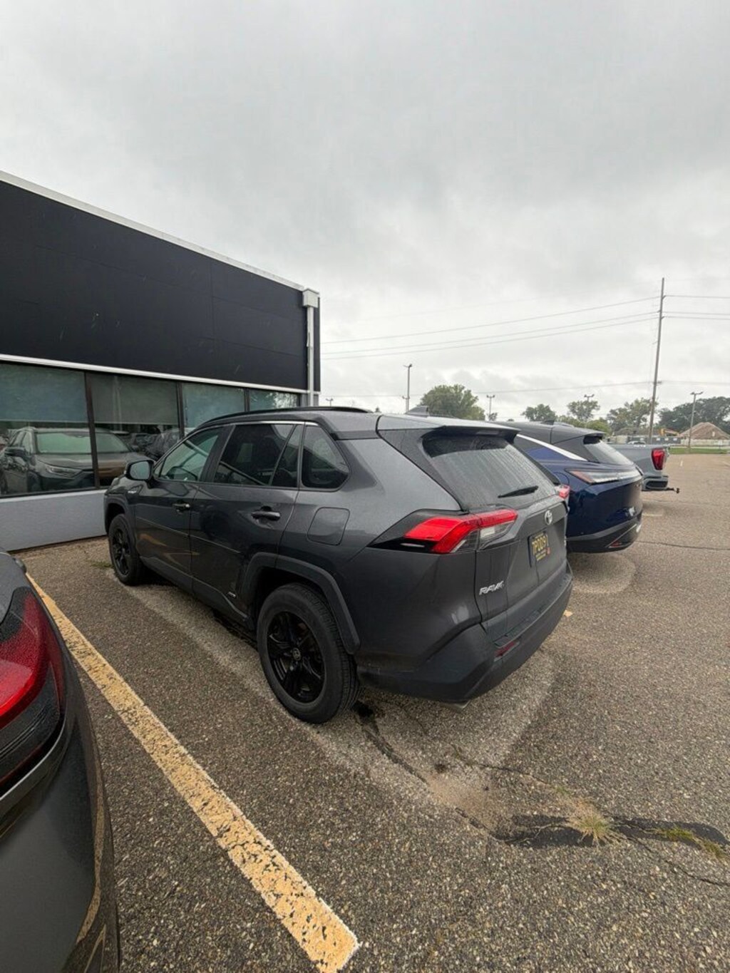Used 2021 Toyota RAV4 Hybrid XLE SUV