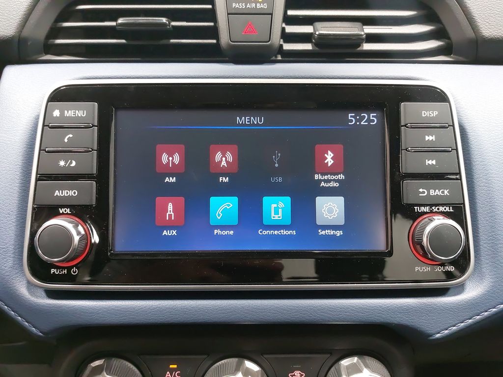 2025 Nissan Versa Sedan SV - Photo 21