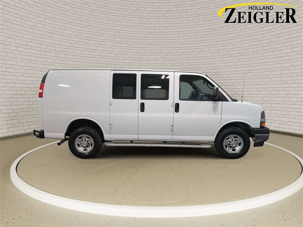 2023 Chevrolet Express 2500 Work Van Cargo photo 4