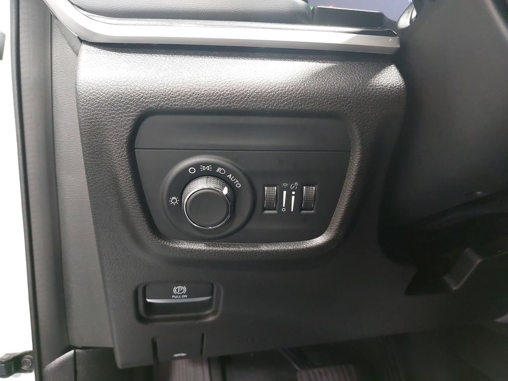 2023 JEEP GRAND CHEROKEE L - Image 28