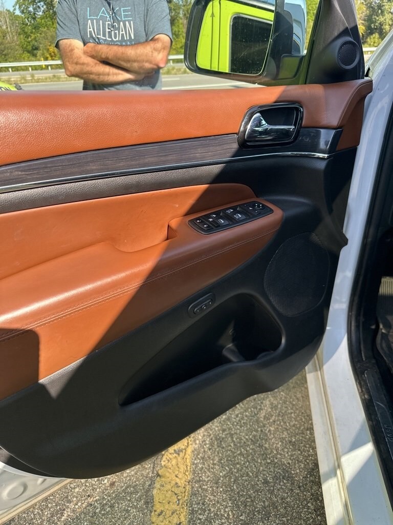 2020 Jeep Grand Cherokee Overland photo 4