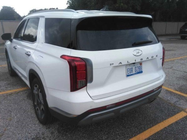 2024 Hyundai Palisade Limited photo 2