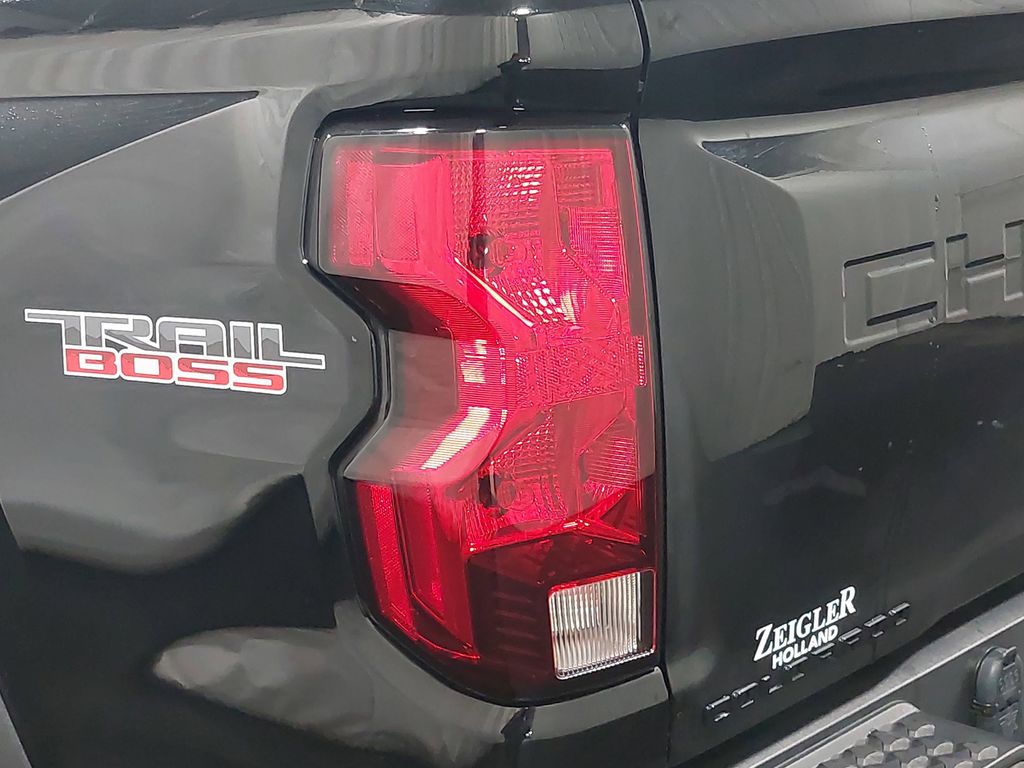 2023 CHEVROLET COLORADO - Image 33