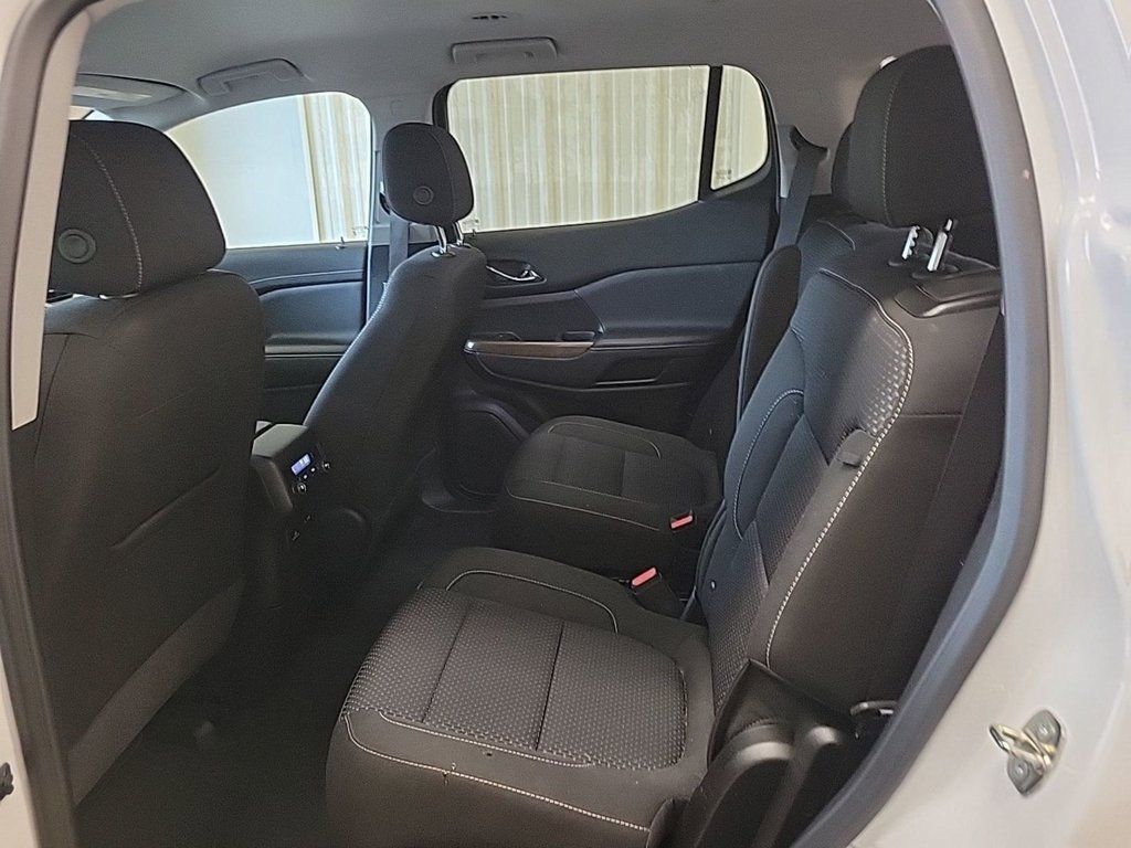 2023 GMC ACADIA - Image 13