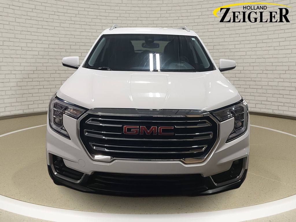 2024 GMC TERRAIN - Image 2