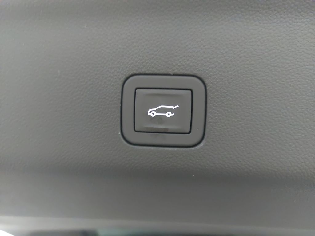 2026 GMC Yukon Denali - Photo 15