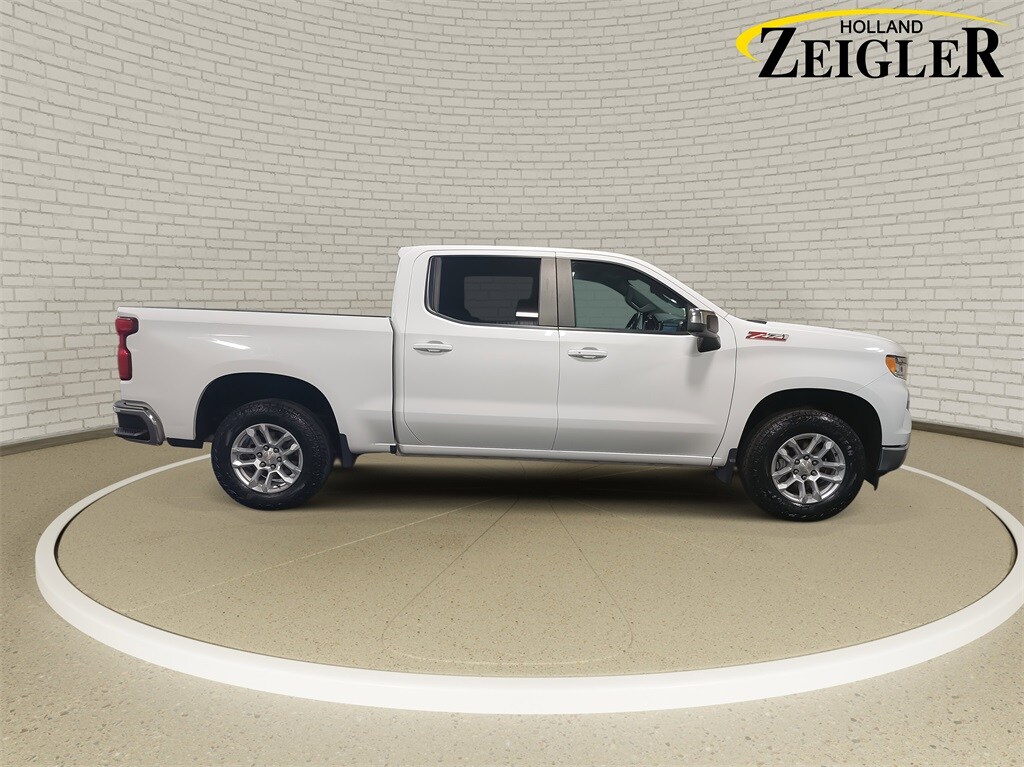 2023 Chevrolet Silverado 1500 LT photo 4