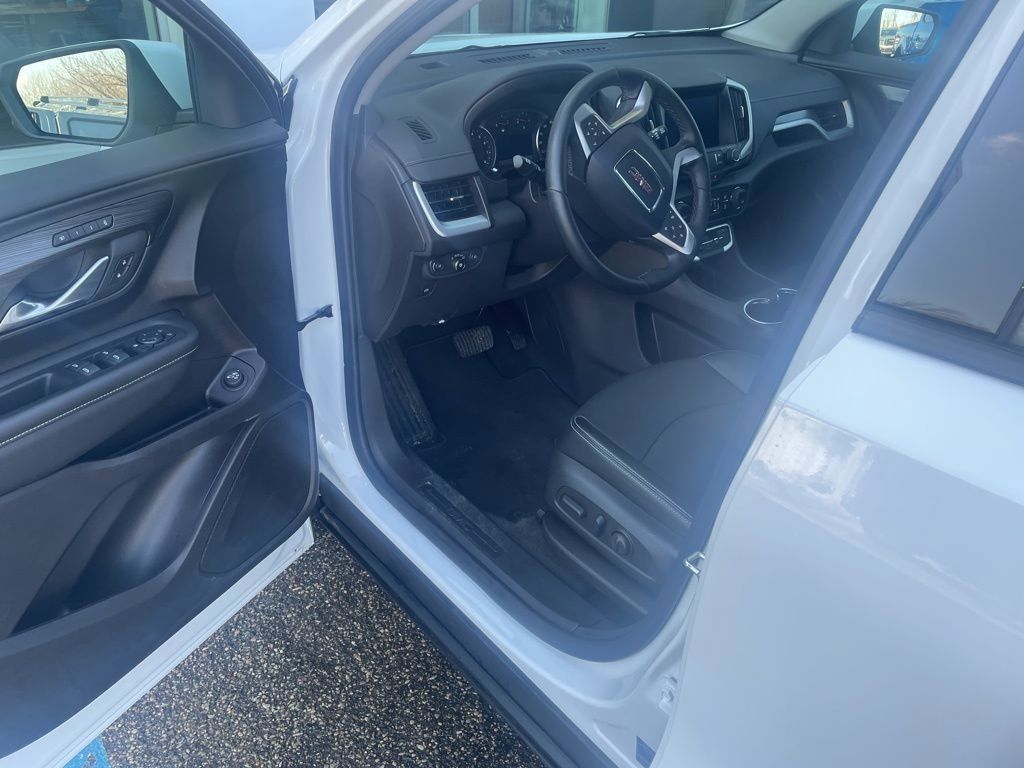 2024 GMC TERRAIN - Image 5