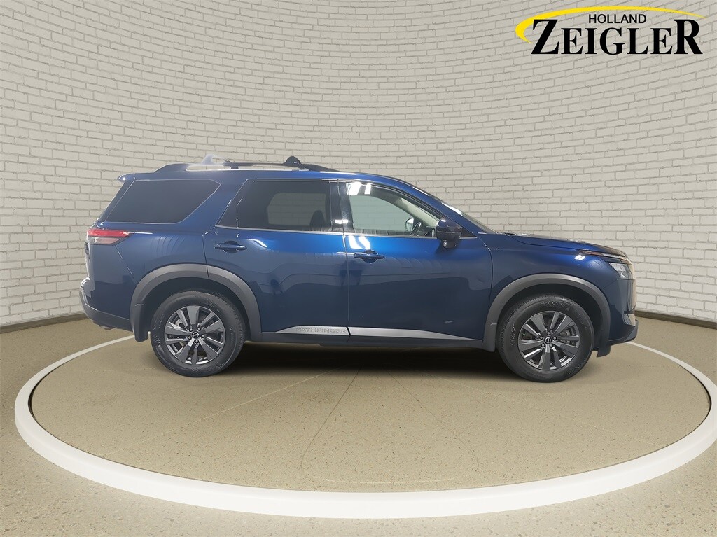 2024 Nissan Pathfinder SV photo 4