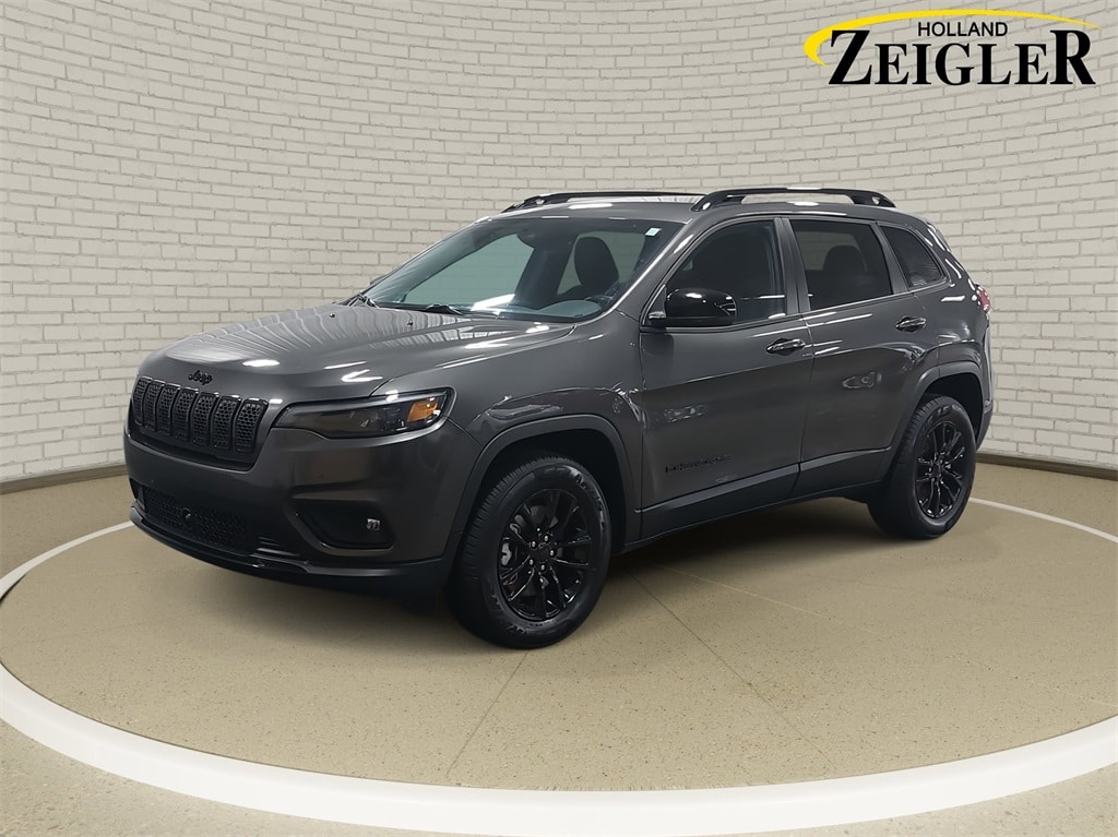 2023 Jeep Cherokee Altitude Lux's photo