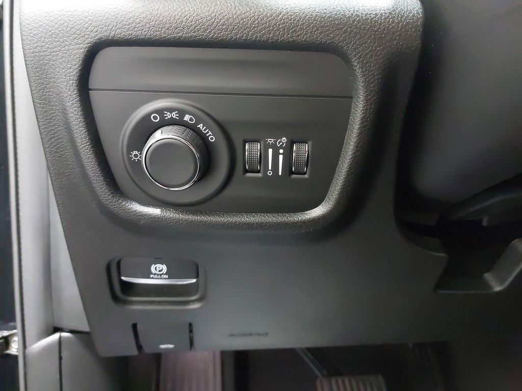 2023 JEEP GRAND CHEROKEE - Image 26